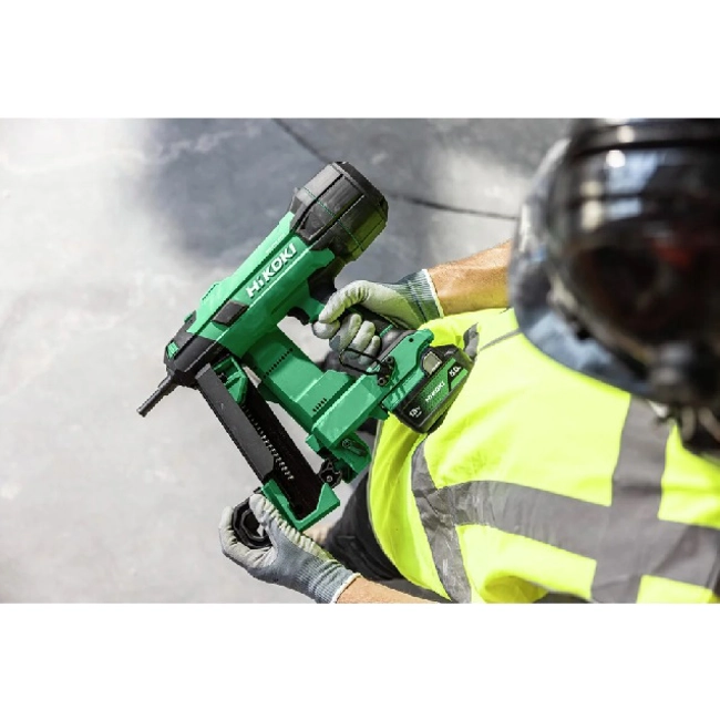 Vendita online Chiodatrice a batteria 18V NC1840DAW3Z corpo macchina